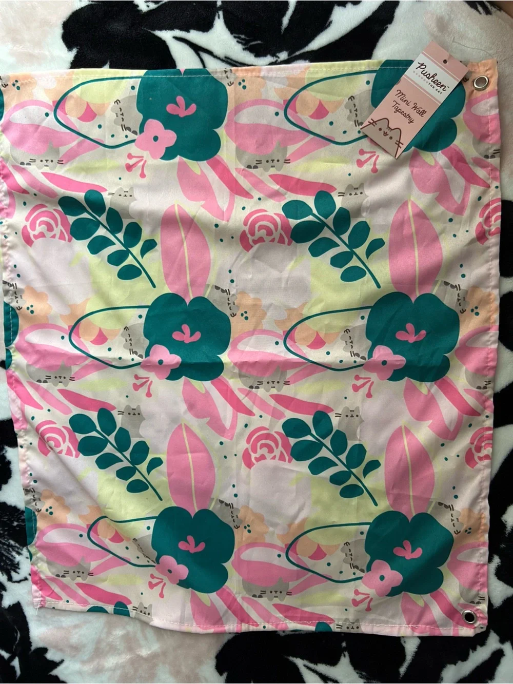 Pusheen Box Exclusive Mini Floral Wall Tapestry